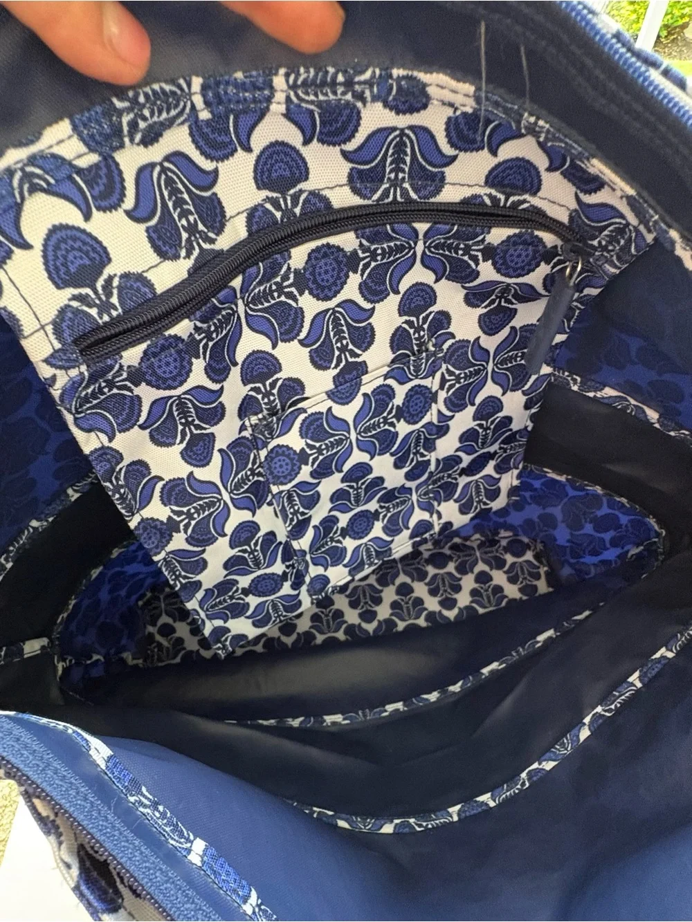 Vera Bradley Lighten Up Expandable Travel Bag Blue & White Floral Pattern
